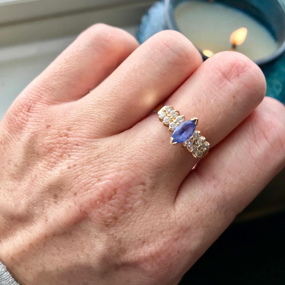 Tanzanite & Diamond ring